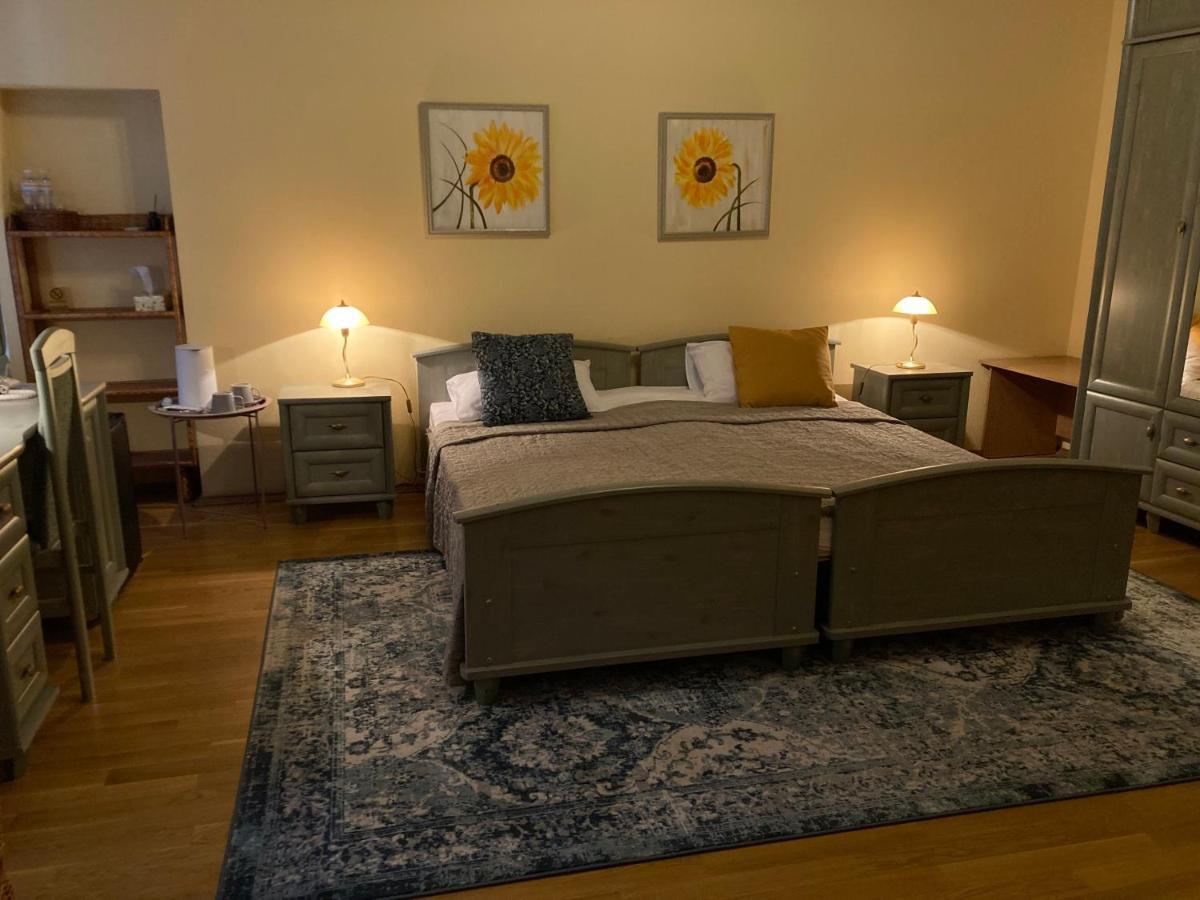 Sunflower B&B Kiev Luaran gambar